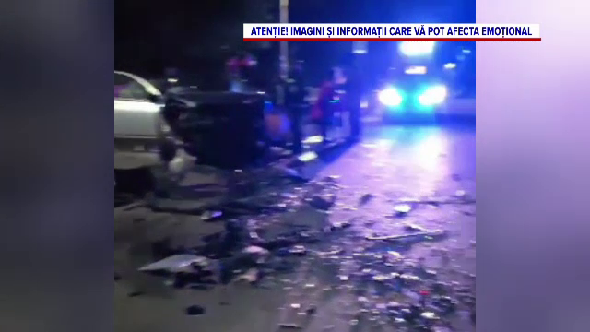 Momentul în care un șofer gonește pe sensul opus și se izbește violent de o mașină, în Iași. Șapte oameni au ajuns la spital