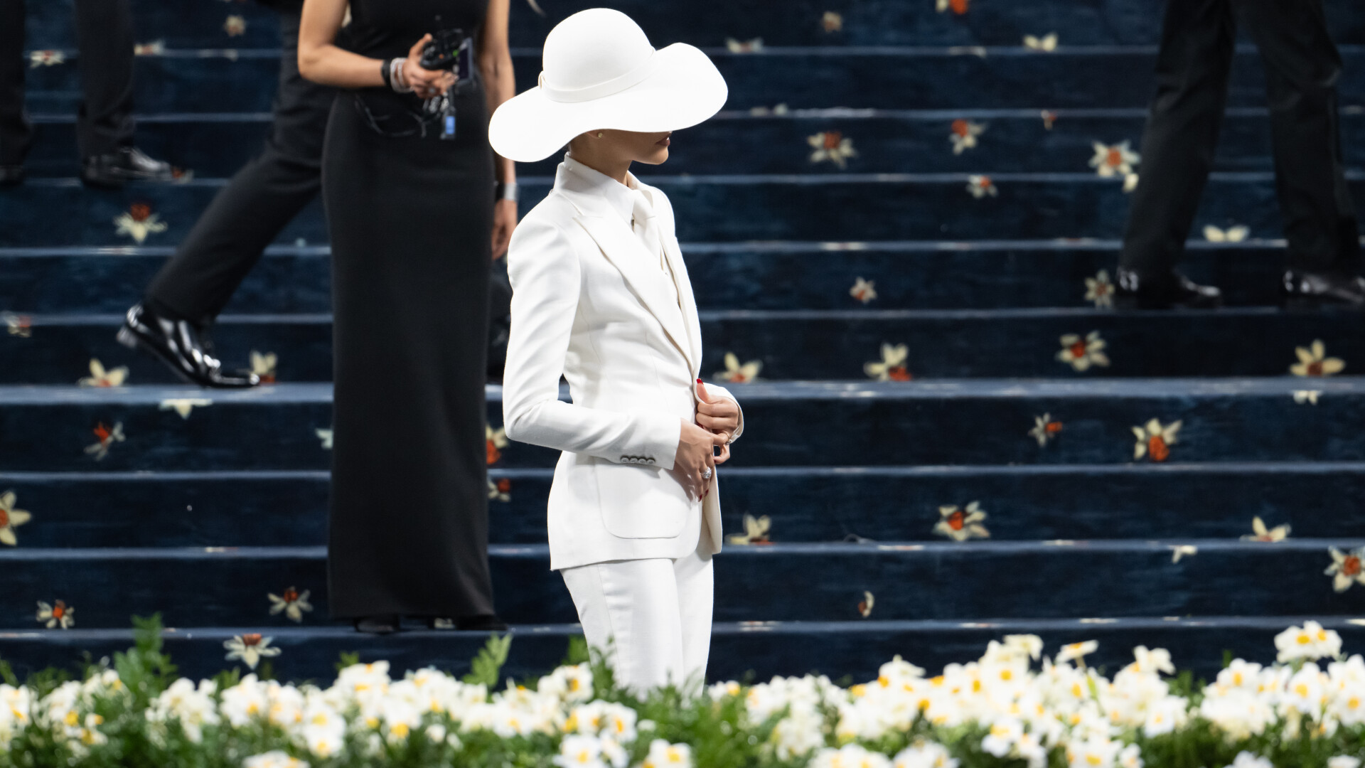 Zendaya, apariție îndrăzneață la Săptămâna Modei de la Paris. Ținuta spectaculoasă pe care a purtat-o. GALERIE FOTO