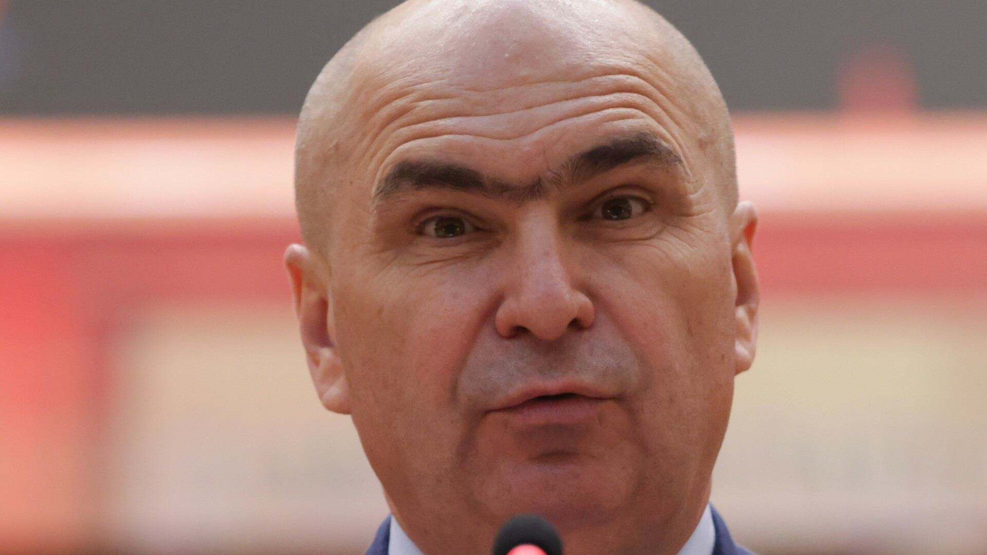 Premierul Bolojan a numit 3 companii de stat unde șefii și-au mărit indemnizațiile cu 50%: „Efectiv îi sfidează pe oameni”