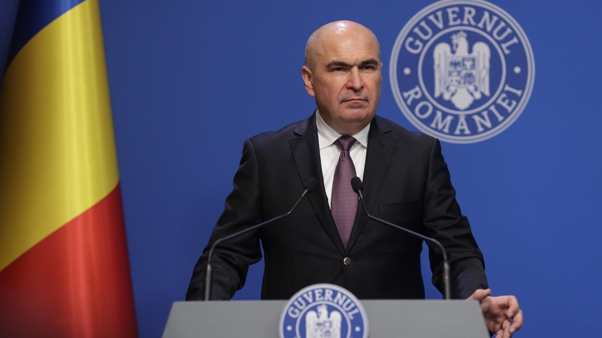 Rectificare pe timp de criză bugetară, varianta Bolojan: bani în plus la pensii și salarii după majorarea TVA și a accizelor