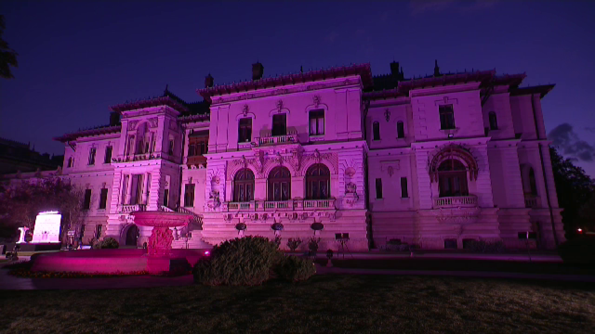 Palatul Cotroceni, iluminat în roz pentru prevenția cancerului la sân. Mesajul primei doamne, Mirabela Grădinaru