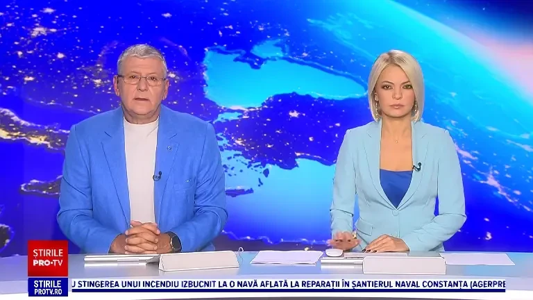 Momentul în care un șofer gonește pe sensul opus și se izbește violent de o mașină, în Iași. Șapte oameni au ajuns la spital