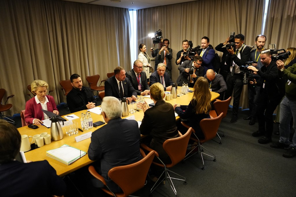 Document semnat de Zelenski: Negocierea păcii cu Rusia trebuie să înceapă de la actuala linie a frontului din Ucraina