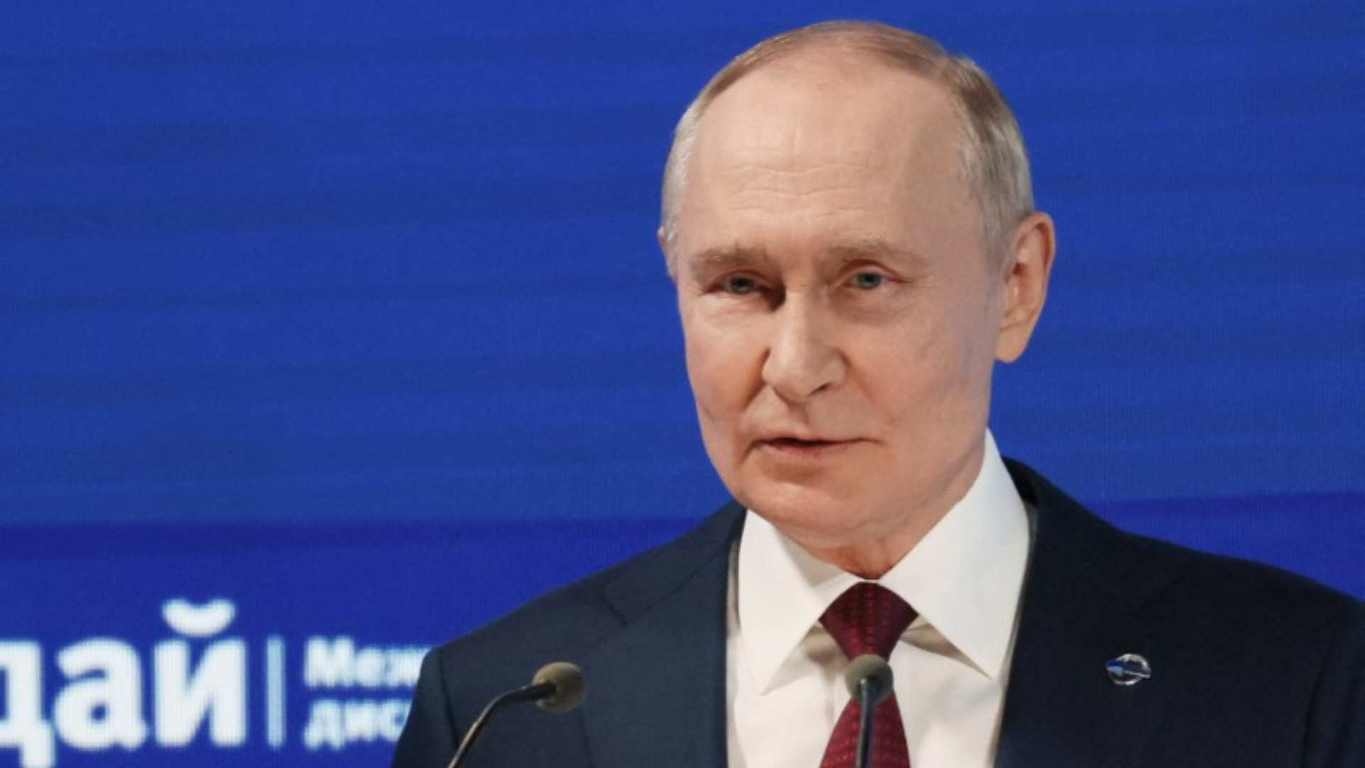 Vladimir Putin ameninţă cu forţa dacă Ucraina nu acceptă pacea. Kremlinul spune că obiectivele militare vor fi atinse oricum