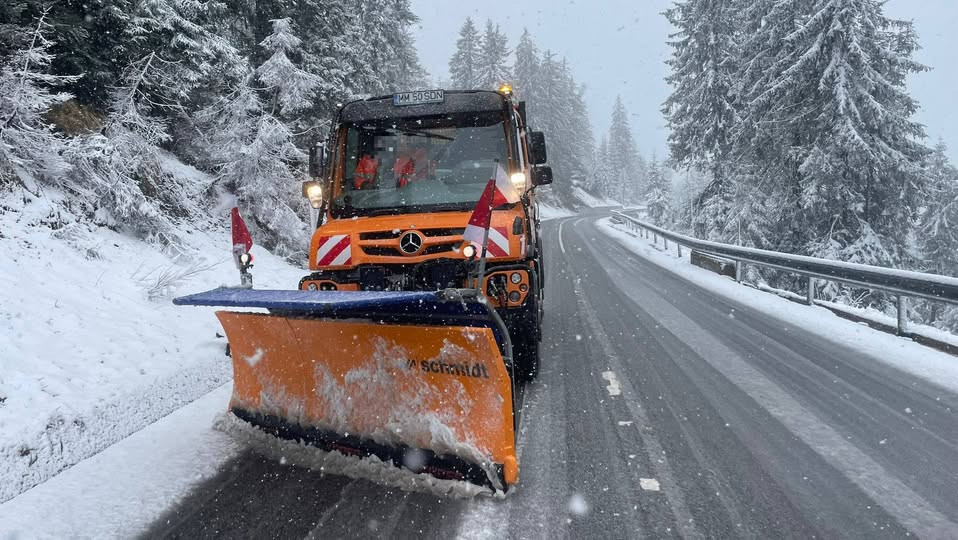 Zăpadă în ultima zi din an. Zonele sub Cod galben de vânt puternic și ninsoare viscolită | HARTĂ