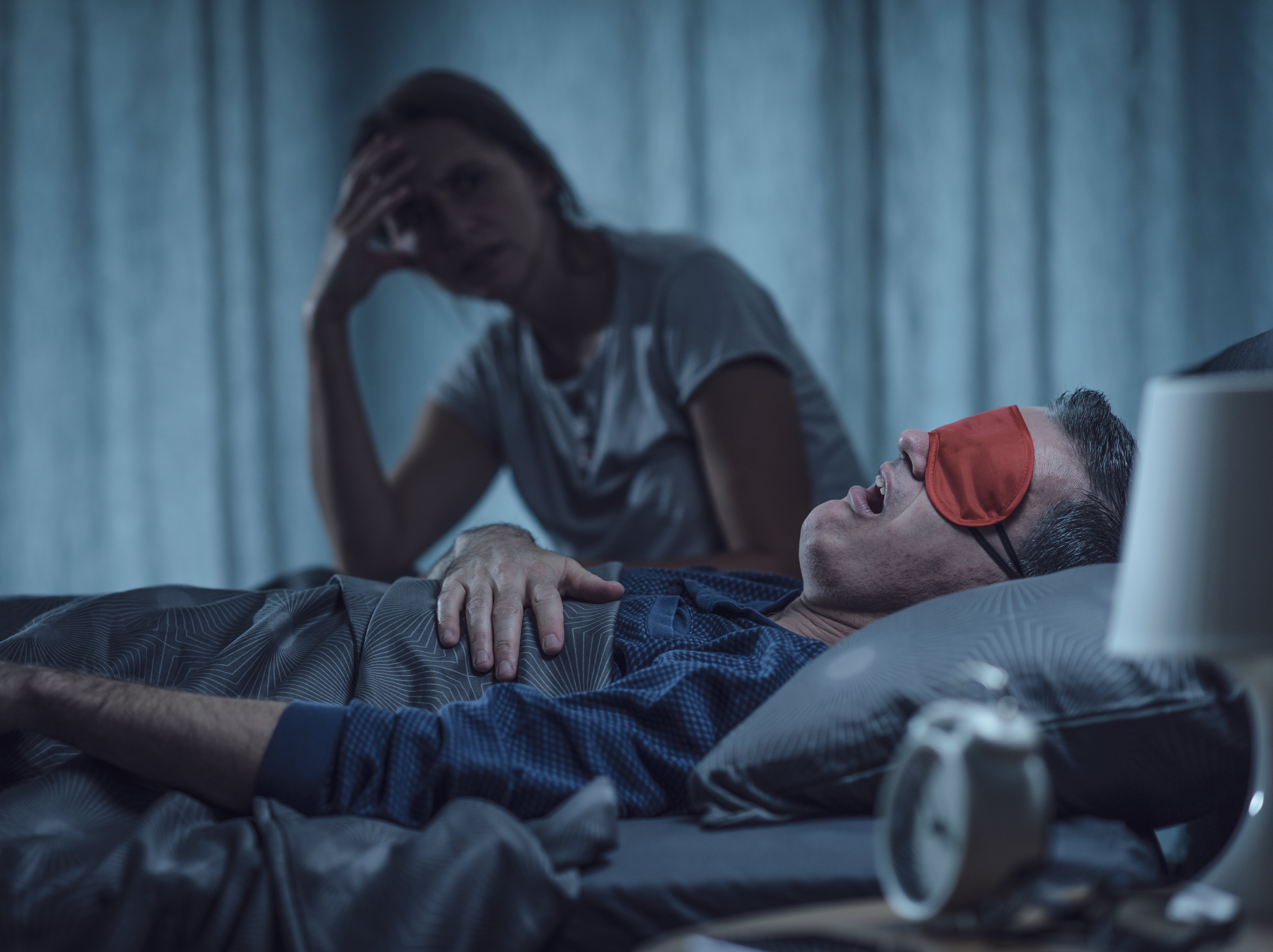 Semnele de alarmă care nu trebuie ignorate când sforăim. Există riscul de AVC