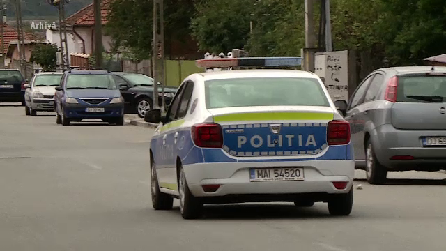 O fetiță de 6 ani a fost abuzată sexual de un bărbat de 69 de ani din Târgoviște. Părinții copilei o lăsaseră în grija lui