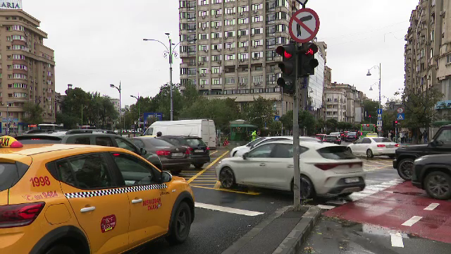 Primăria Capitalei vrea să rezolve ambuteiajele cu vopsea galbenă. Marcajul care va apărea în marile intersecții