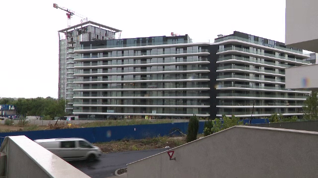 Detectoarele de fum și hidranții interiori vor fi obligatorii în blocurile noi. Ce riscă cei care nu le instalează