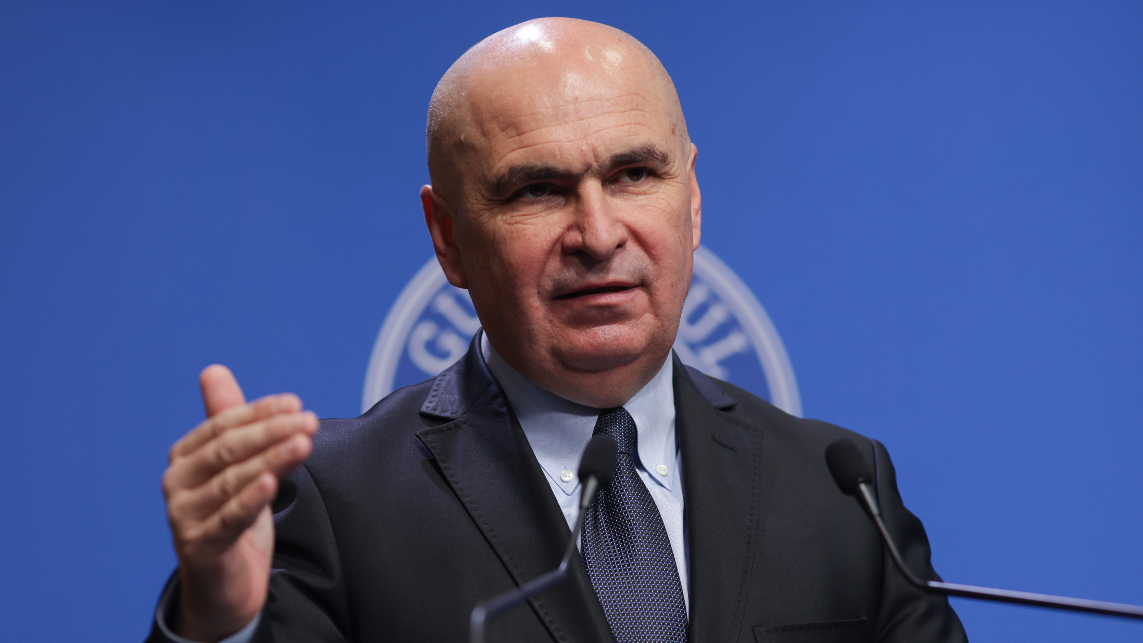 Premierul Ilie Bolojan a răspuns mesajului „Bolojan, te sună România”, lansat în Piaţa Victoriei: ”Este o consecință”