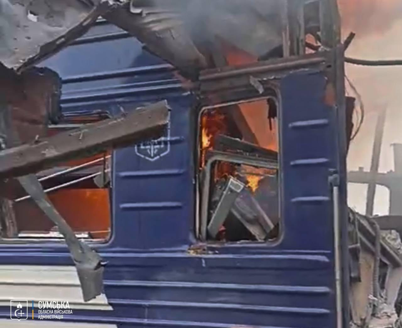 Rușii au lovit un tren plin cu pasageri în regiunea ucraineană Sumî. Zeci de victime raportate | Video