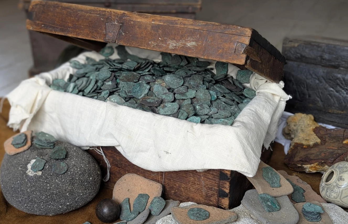 Un grup de scafandri a descoperit monede de aur în valoare de 1 milion de dolari într-o epavă spaniolă