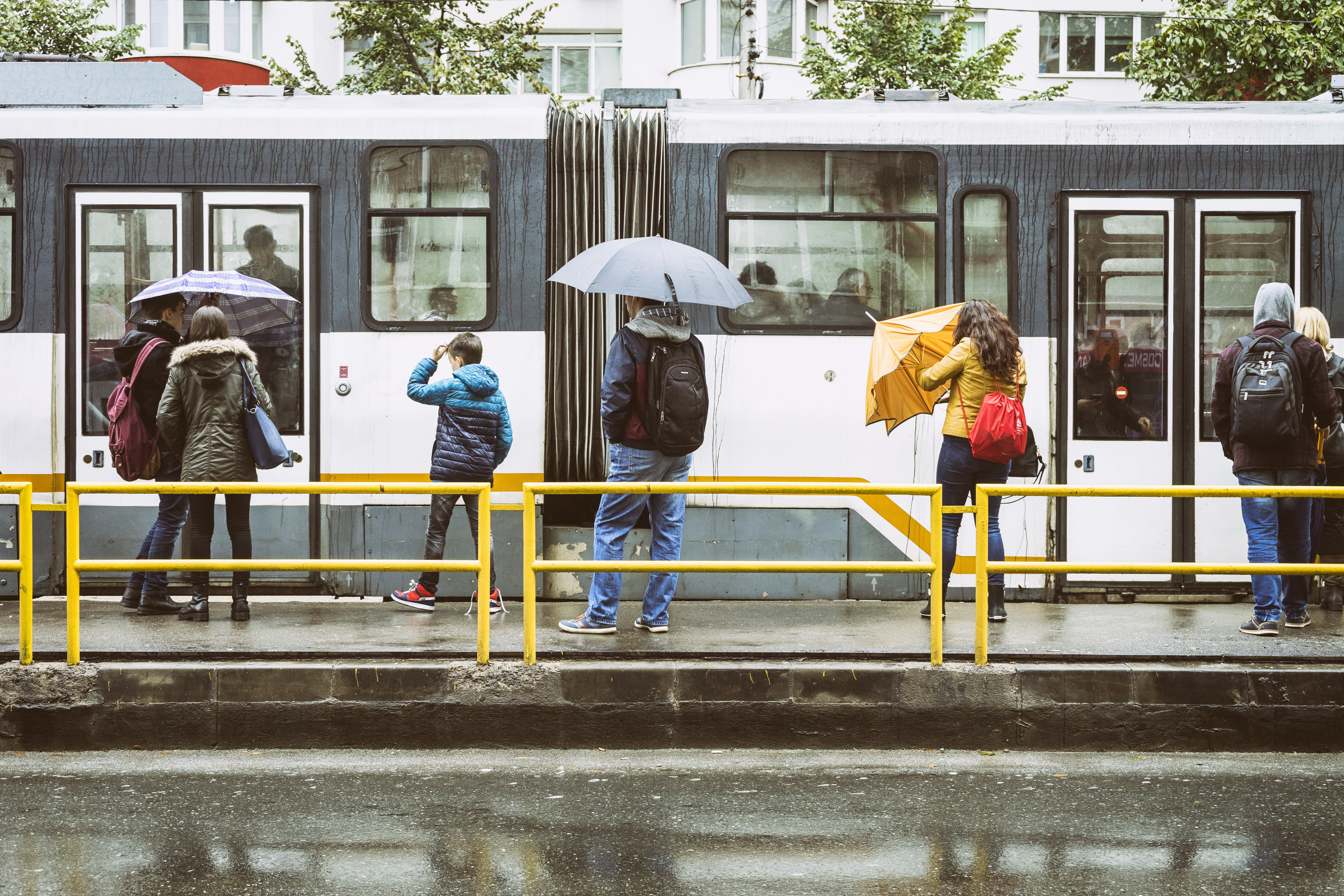 Vremea azi, 6 octombrie. Temperaturi scăzute și ploi în aproape toată țara, iar la munte și în nord se așteaptă ninsoare