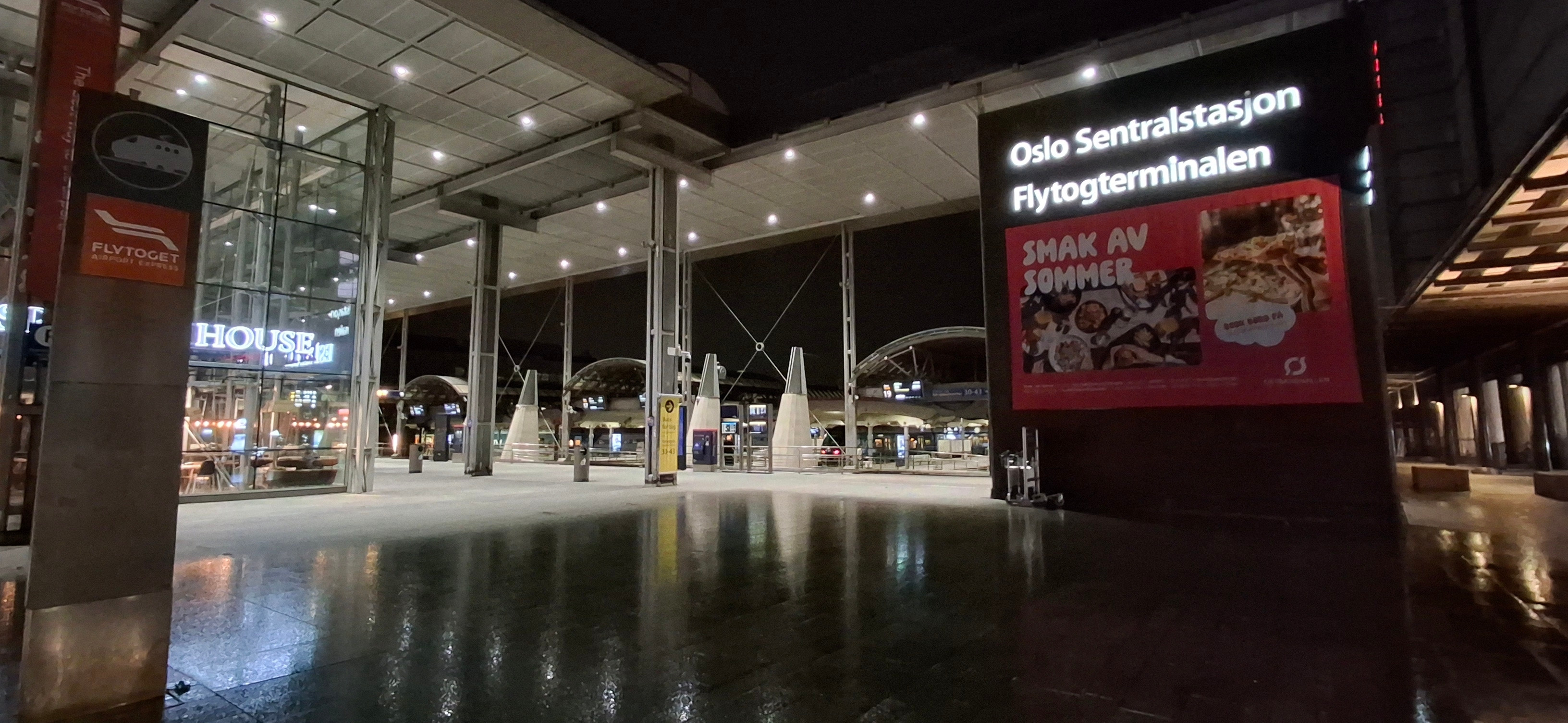 Aeroportul din Oslo a oprit aterizările din cauza unei drone. Incidentele similare afectează traficul aerian european