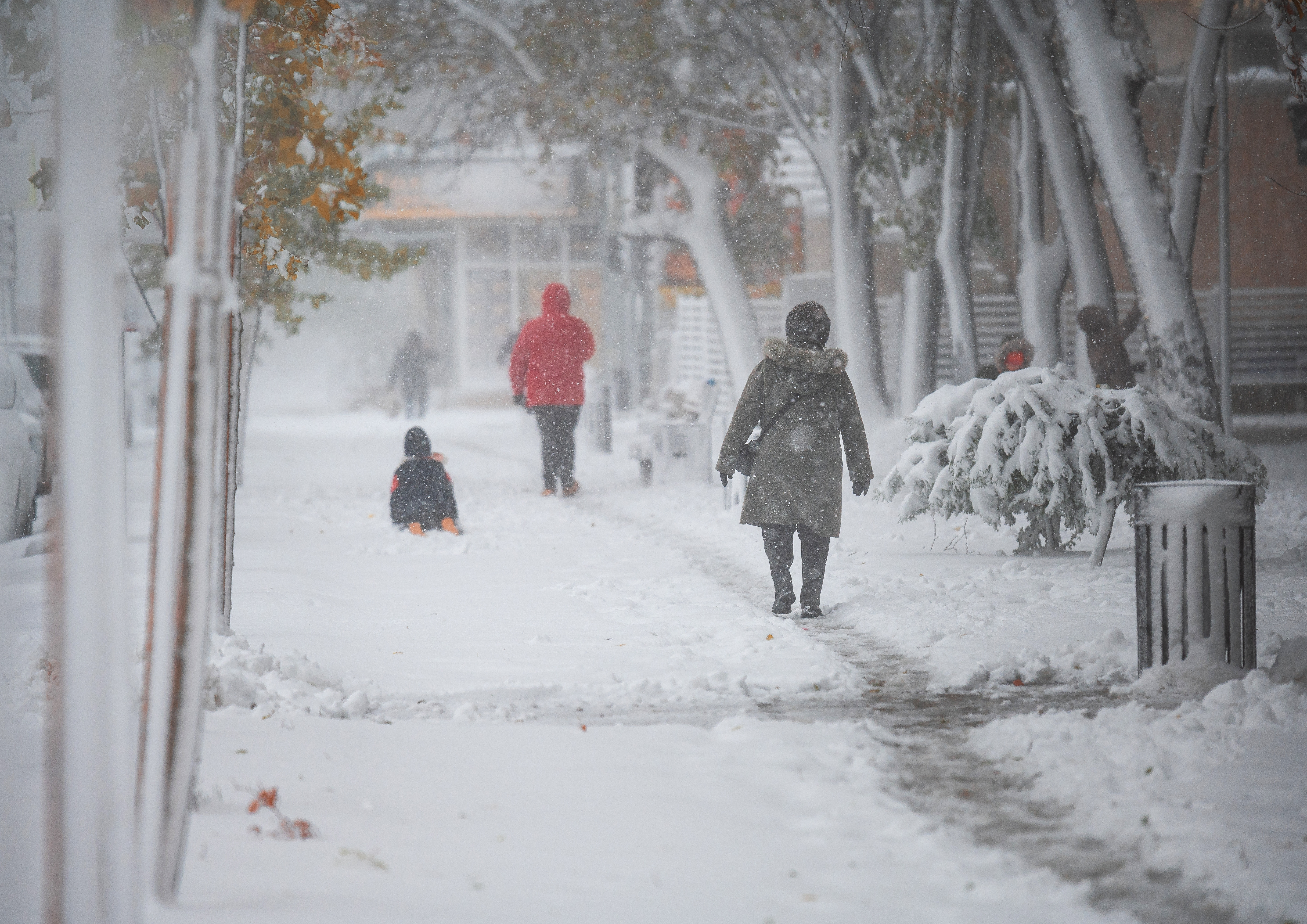 ANM: Temperaturi sub cele specifice, până aproape de sfârşitul lunii ianuarie. Două săptămâni de precipitaţii abundente