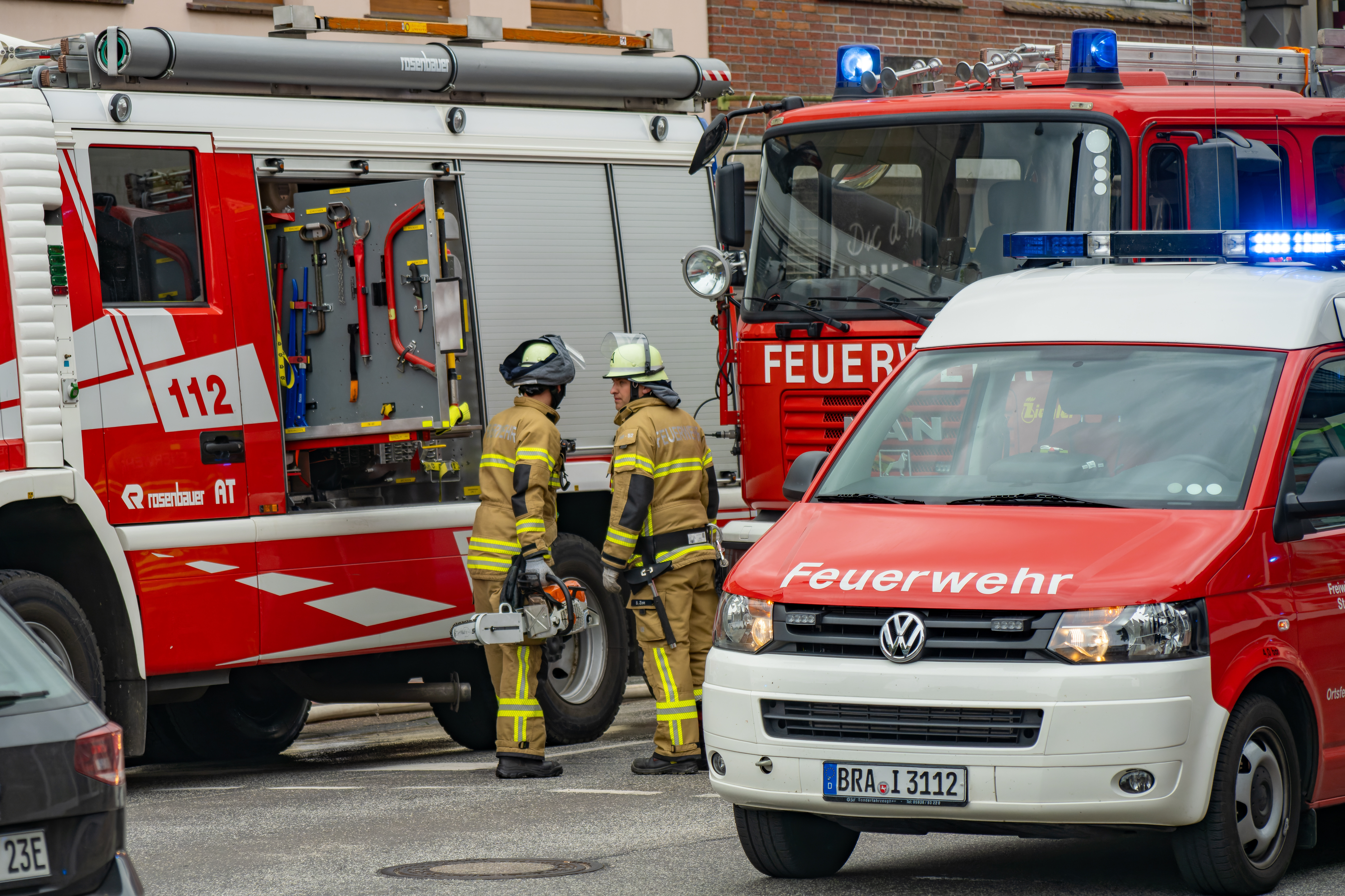 Un câine i-a salvat viața stăpânului său, trezindu-l în timp ce apartamentul lui ardea, în Germania