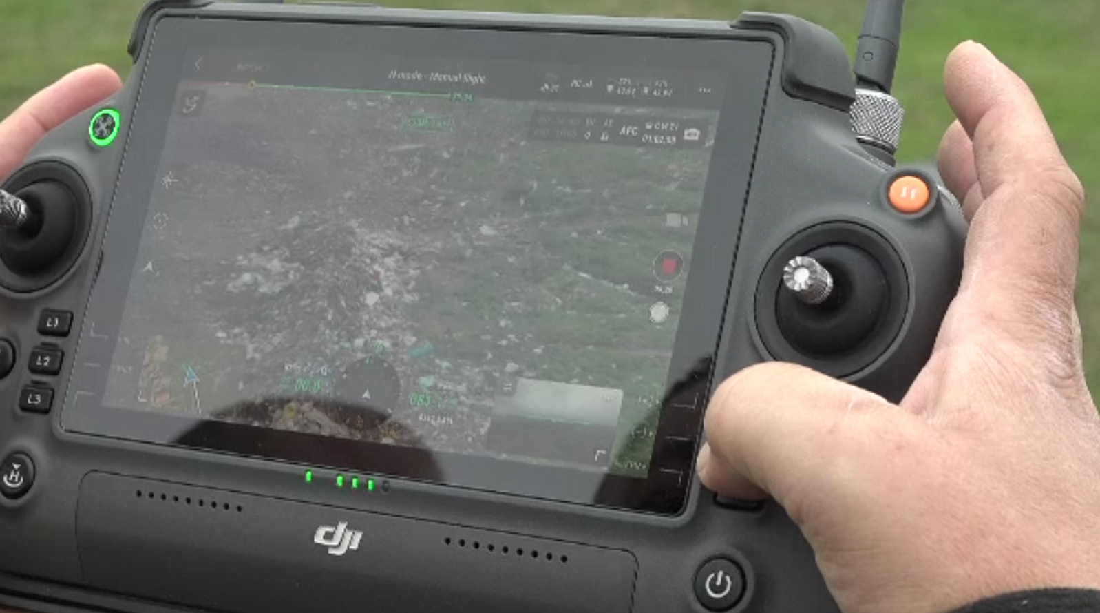 Ca să îi prindă pe cei care aruncă deșeuri ilegale, Garda de Mediu folosește drone pentru a-i filma din aer