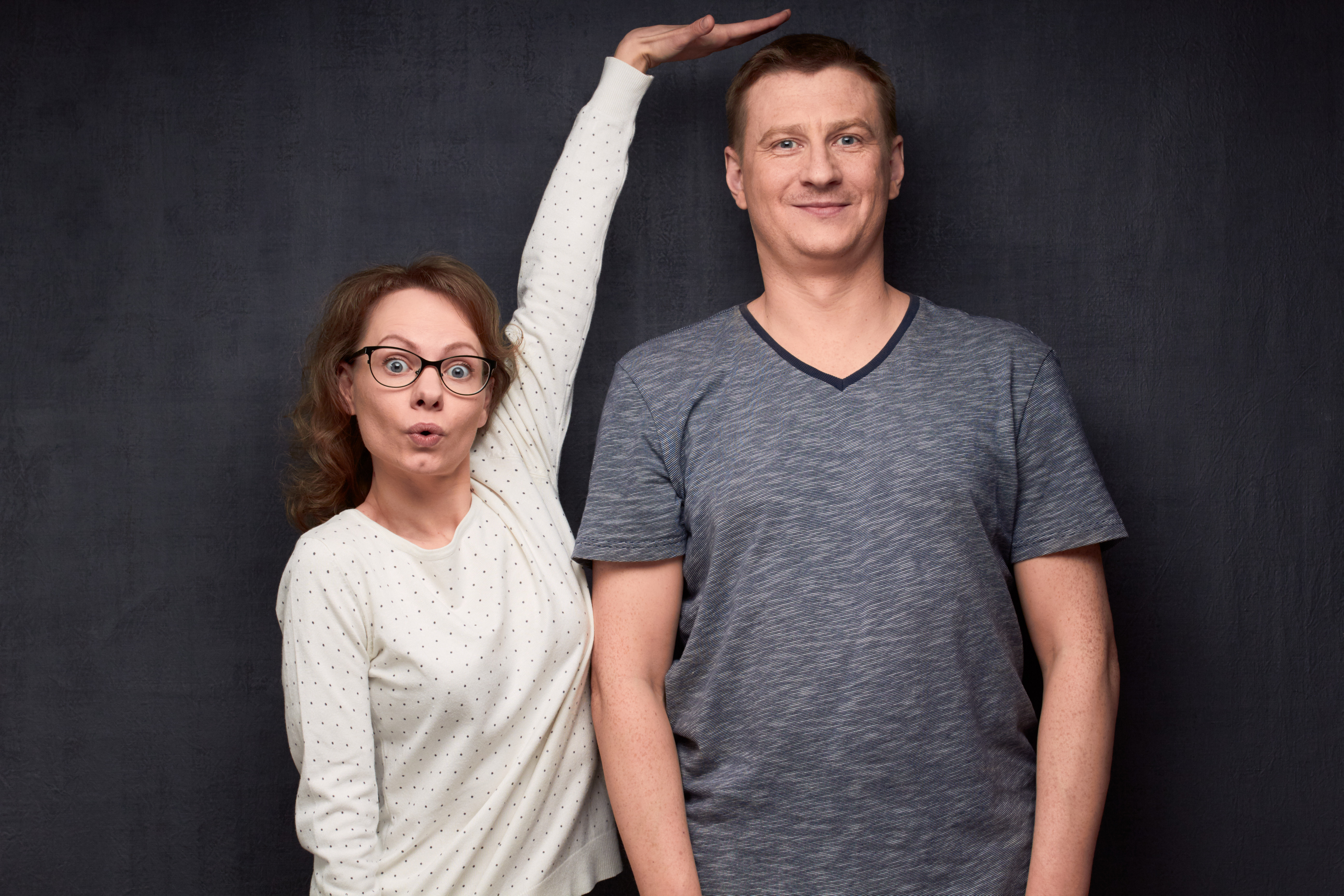 Vârsta de la care oamenii încep să devină mai scunzi. Cât pierdem din înălțime an de an