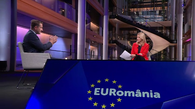 Comisarul european pentru agricultură a lucrat la o stână din România. Christophe Hansen: „Trebuia să mulgem oile dimineața”