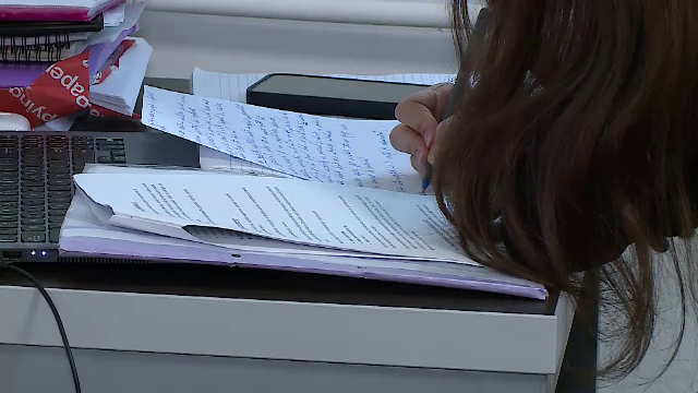 Școli din mai multe județe vor rămâne închise și joi. Elevii vor recupera orele pierdute