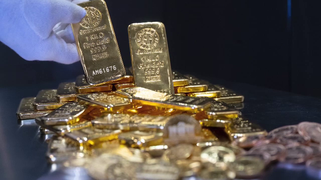 Prețul aurului a atins un nou record. Specialiștii se așteaptă să continue creșterea istorică