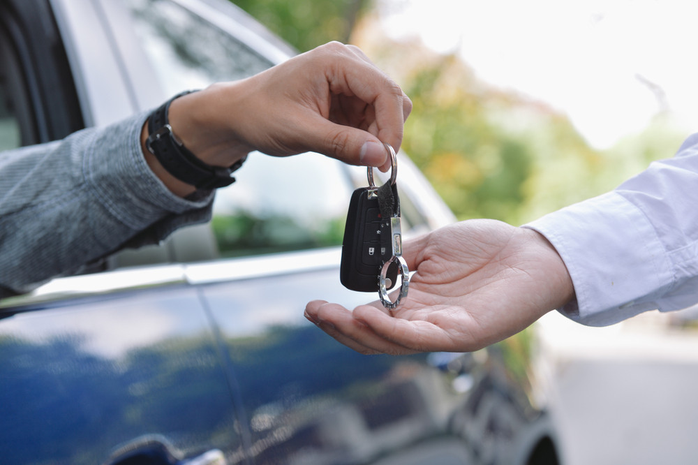 Evaziune fiscală de peste 25 de milioane de lei. Un bărbat din Ilfov ar fi vândut peste 500 de maşini second-hand