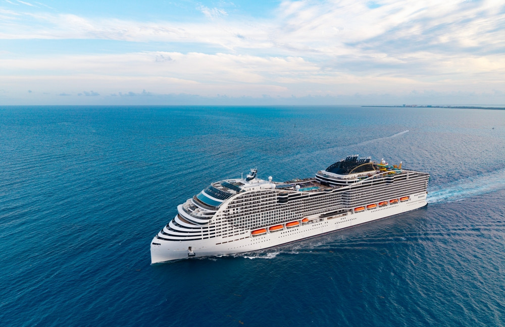 Un bărbat a murit pe un vas de croazieră, după ce a primit 33 de băuturi alcoolice și a fost imobilizat violent de echipaj