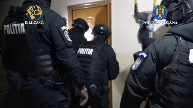 Rețea de falsificatori prinsă de DIICOT. Documente contrafăcute vândute cu până la 3.000 de euro bucata