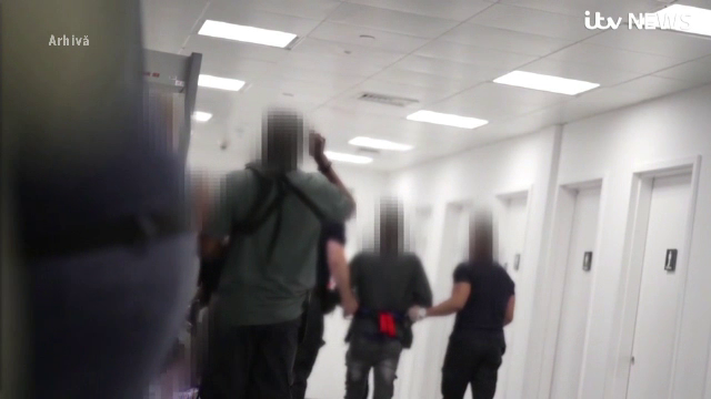 Români din Irlanda, urcați în avion și trimiși înapoi în țară. Câți bani au primit ca să plece