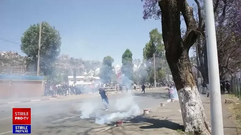 Armata din Madagascar se alătură protestatarilor din generația Z, în timp ce poliția trage în manifestanți