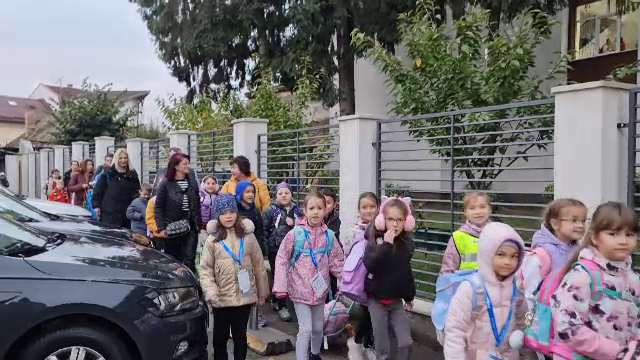 Cum au reușit trei școli din Târgu Mureș să reducă aglomerația dimineața. Ideea, inspirată de la școlile din Danemarca