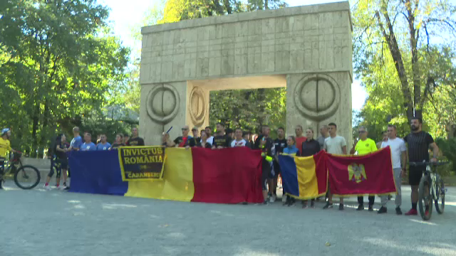 Ștafeta Veteranilor Invictus continuă prin țară. Voluntarii au pornit pe trei trasee, oprind la monumentele eroilor