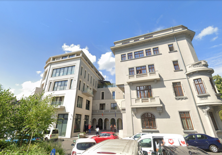 Compania Națională de Investiții (CNI) a cheltuit peste 66.000 de euro ca să-și parfumeze sediul. Și vrea să dea și alți bani