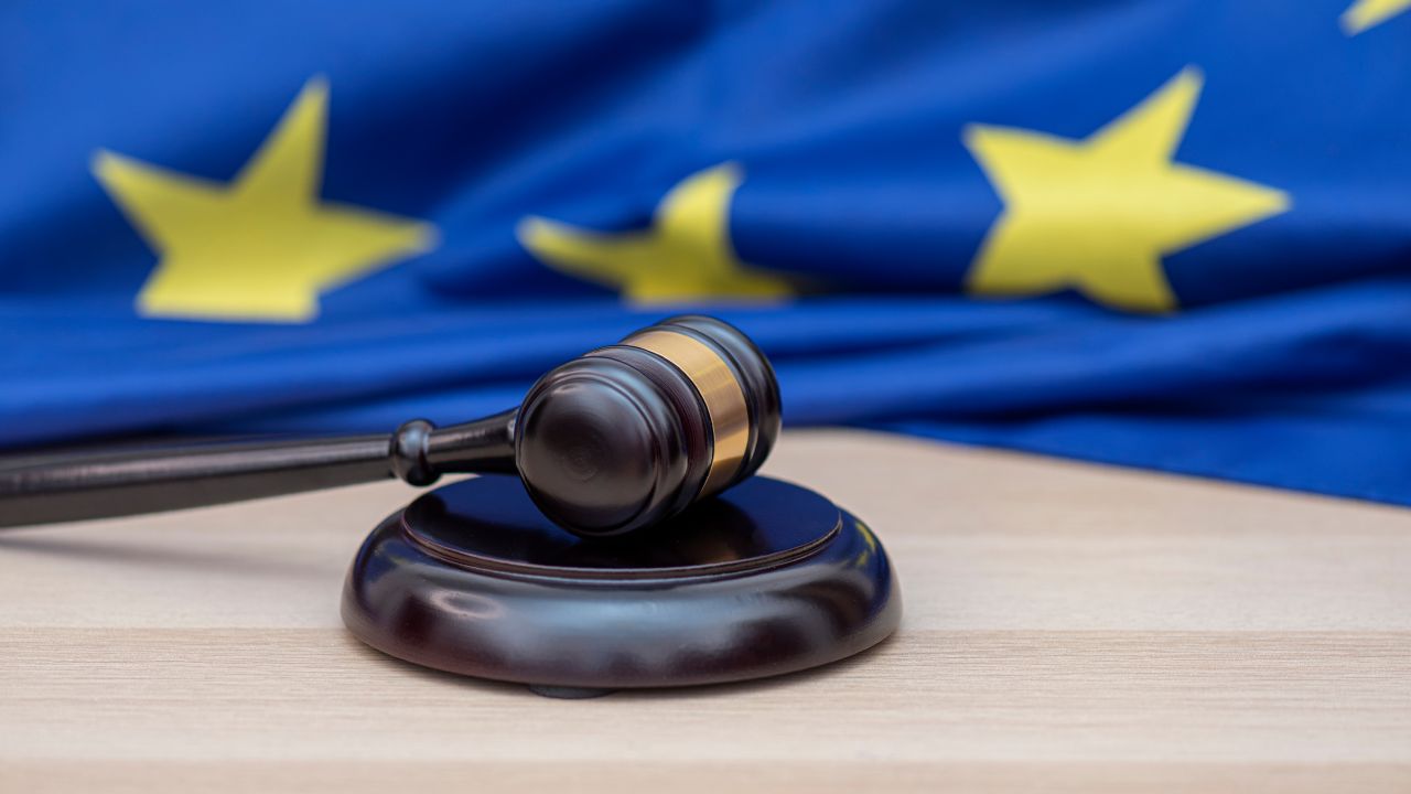 CEDO renunță la pronunțarea privind interzicerea fumatului în închisori