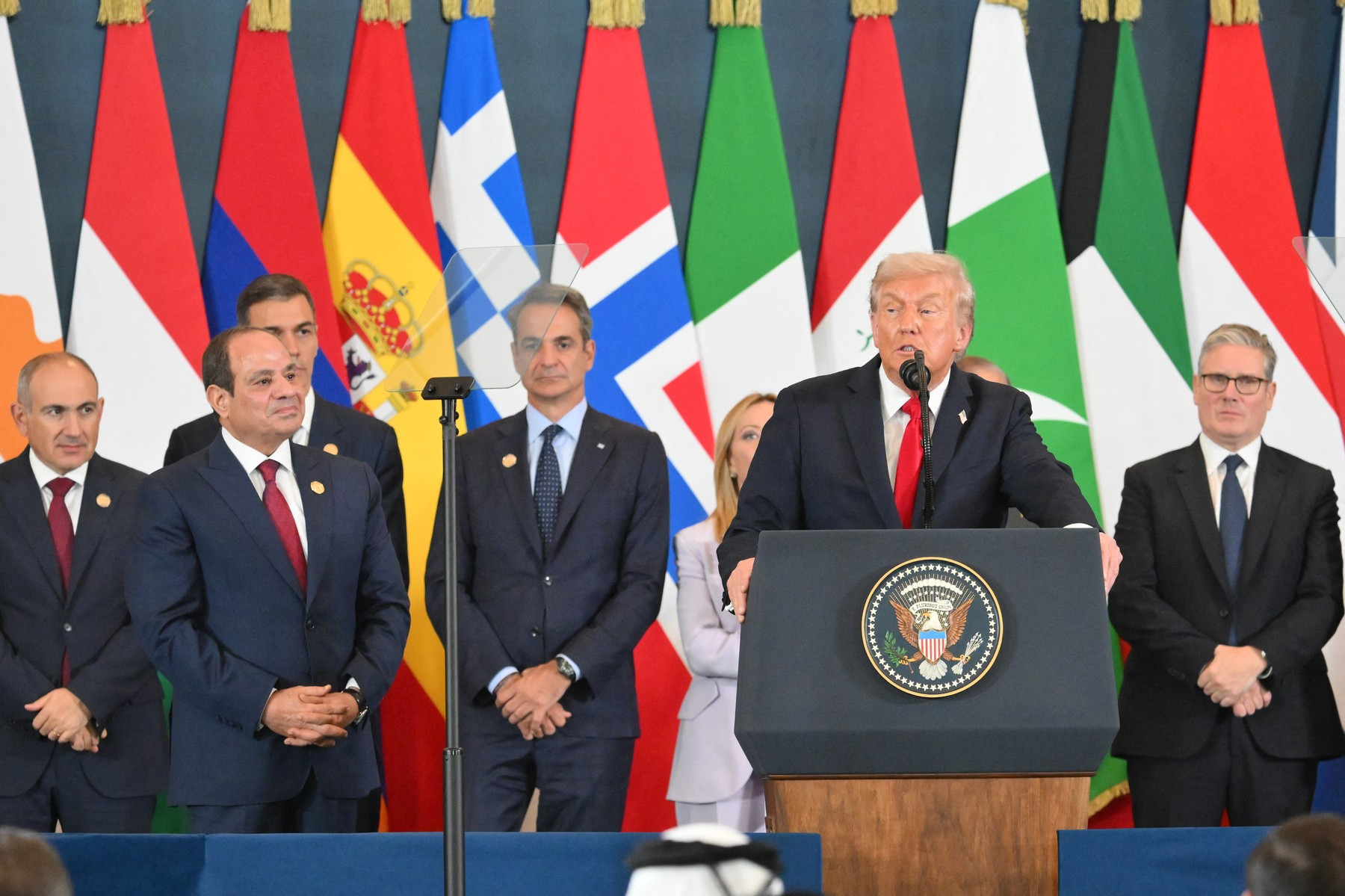 Neclarități după semnarea acordului de armistițiu în Gaza. Întrebările despre viitorul enclavei care nu au încă răspunsuri