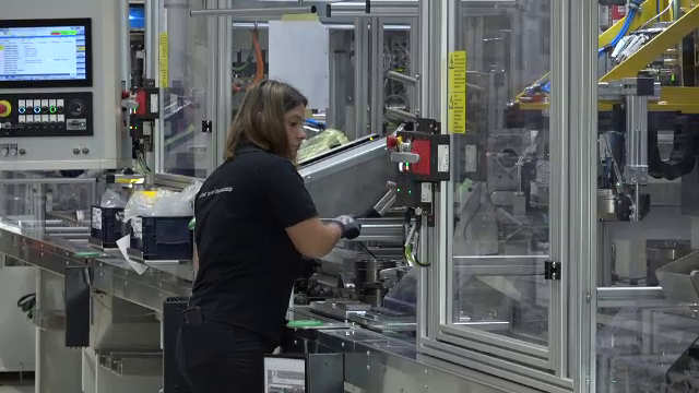 Investiții de miliarde și mii de locuri de muncă noi. România atrage giganții germani și danezi