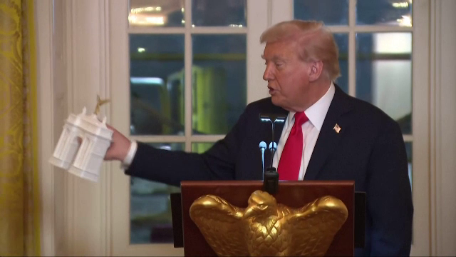 Donald Trump a organizat o cină cu magnați pentru a finanța construirea viitorului „Arc al Independenței”