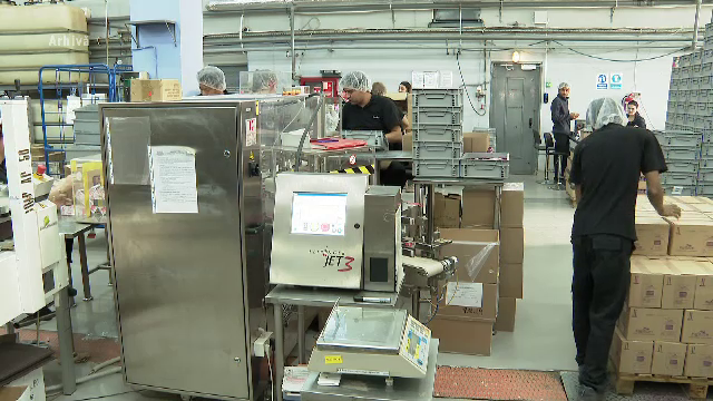 Surse: Autoritățile iau în calcul să reducă numărul muncitorilor non-UE care ajung în România. Rata șomajului, spre 6%