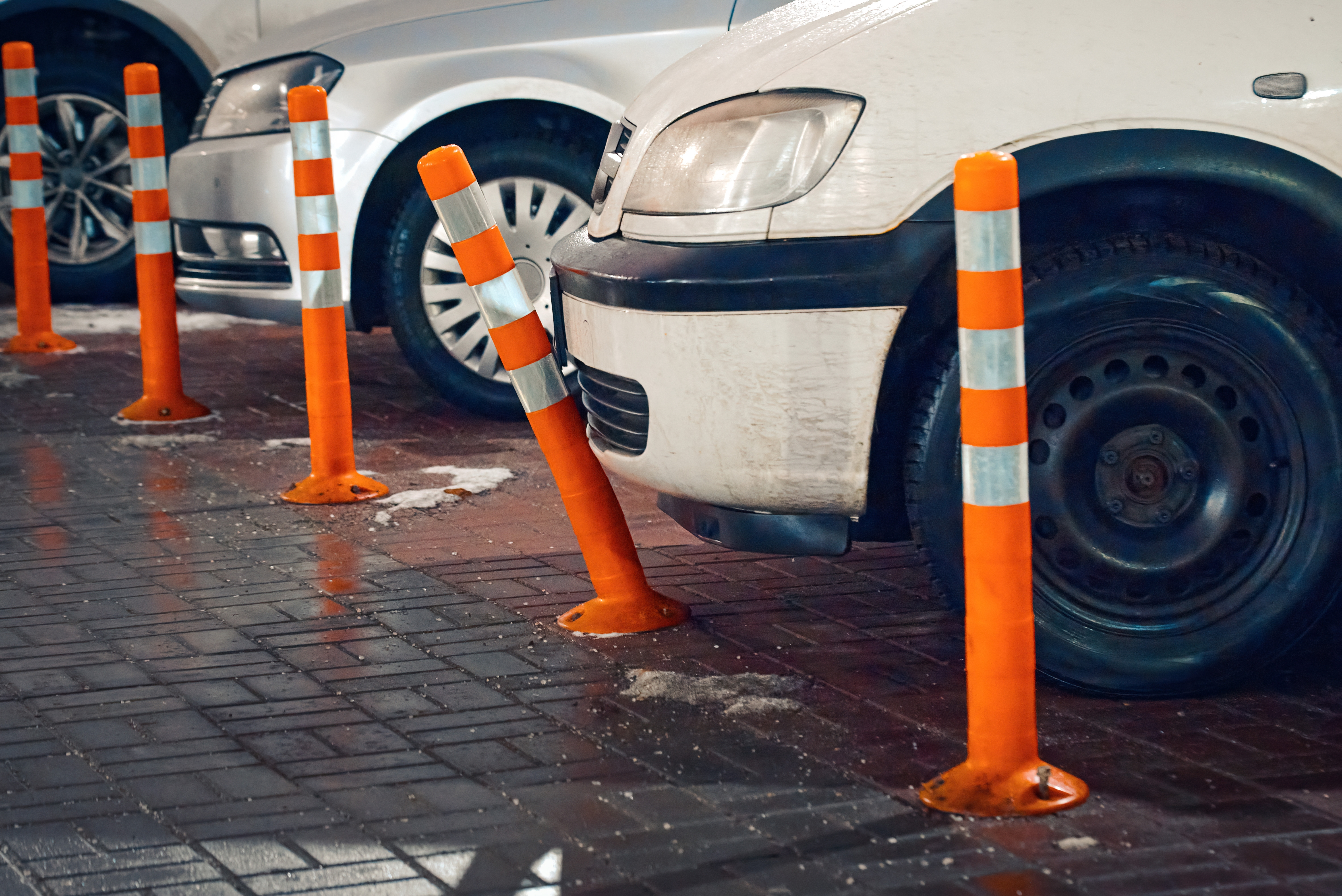 De ce nu a scos Rareș Hopincă stâlpișorii promiși. Explicația Primăriei Sectorului 2 pentru amânare