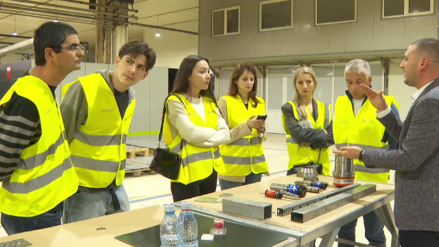 „Noaptea Companiilor” a transformat Brașovul într-un târg mobil de joburi. Cei dornici de muncă au fost așteptați cu oferte