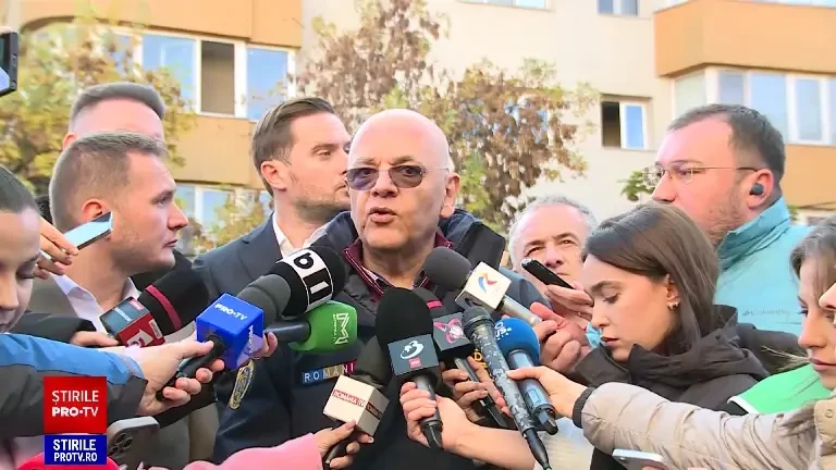 Șeful DSU: Gazele din blocul distrus de explozie au fost oprite joi, cineva le-a redeschis. Clădirea, în risc de prăbușire