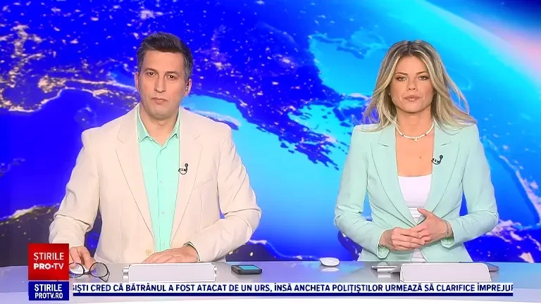 Accident între un tramvai şi un autobuz, în Pasajul Victoriei din Capitală. Mai mulți pasageri au fost transportați la spital