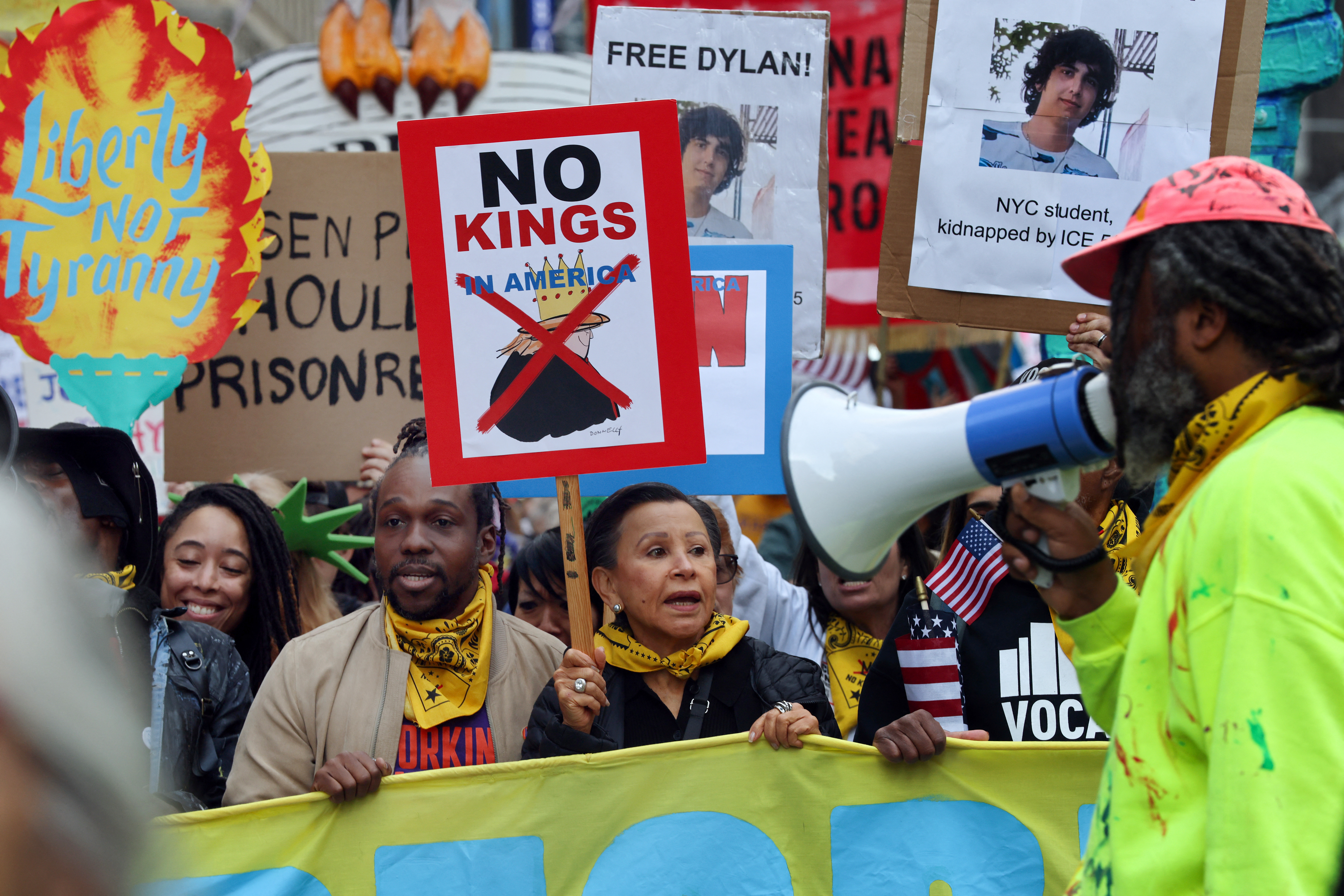 „No Kings”: Milioane de oameni au protestat în SUA împotriva lui Trump. Replica jignitoare a președintelui | GALERIE FOTO