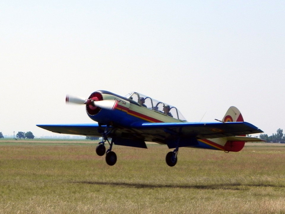 Incident aviatic la Baza Aeriană Boboc: un avion a aterizat în ultimul moment. Incidentul, făcut public după trei zile |VIDEO