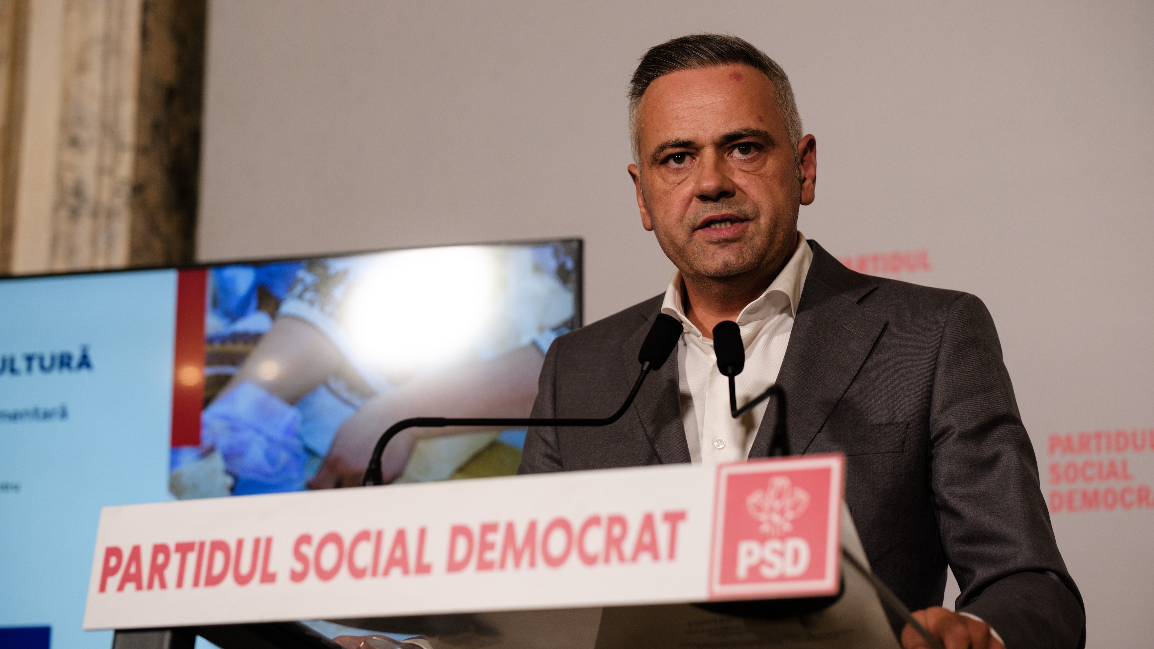 Moțiunea AUR împotriva ministrului Agriculturii, dezbătută în Parlament. Acuzațiile aduse de opoziție lui Florin Barbu