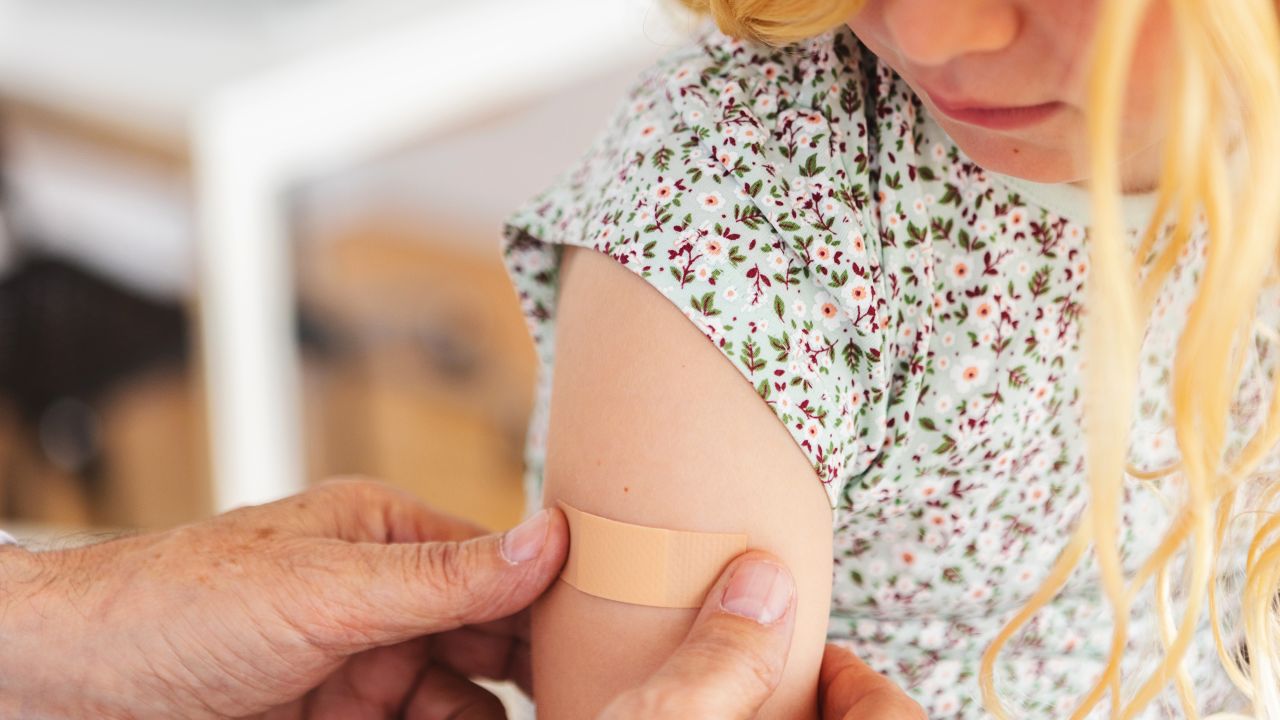 Vaccinul antigripal, greu de găsit în farmacii. Când va primi România următoarea tranșă de doze