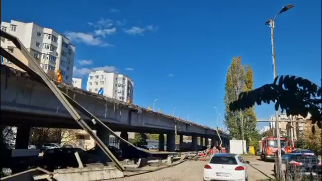 Incident grav în Bacău. Balustrada celui mai mare pod rutier din oraş s-a prăbușit pe o lungime de 200 de metri