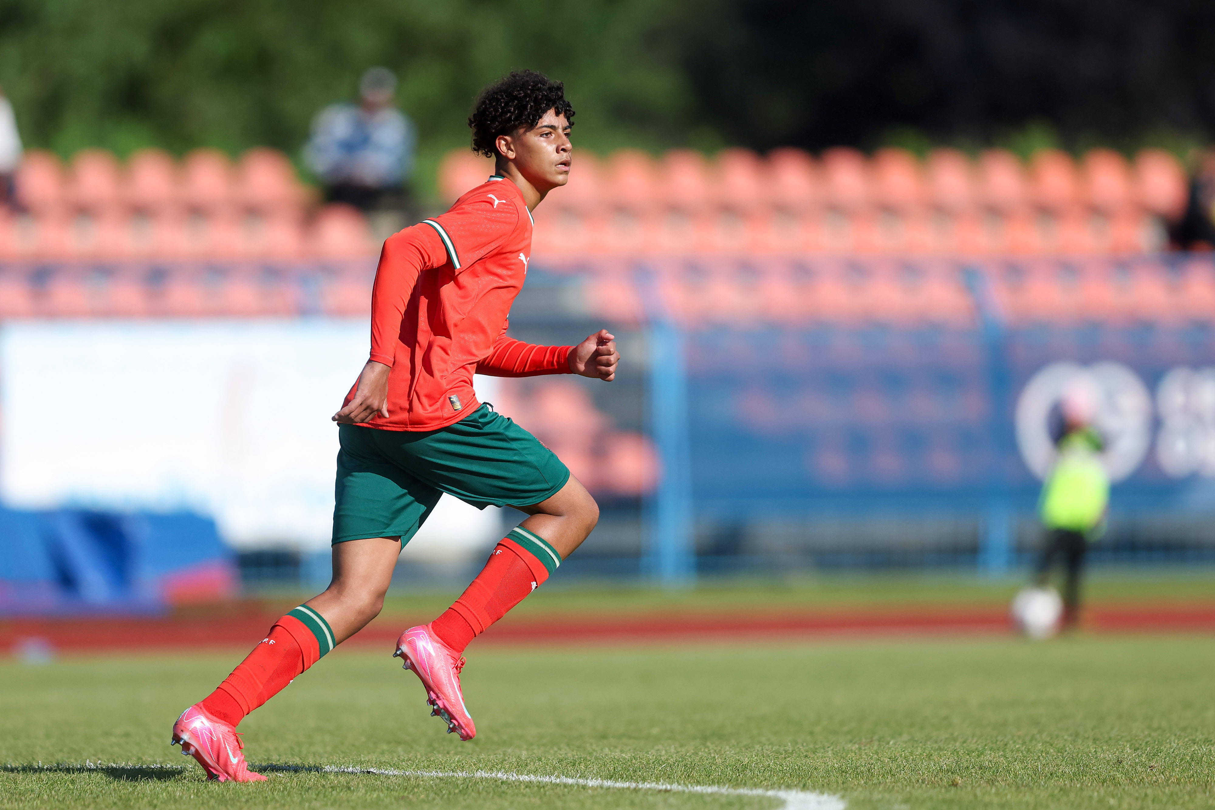 Cristiano Ronaldo Junior calcă pe urmele tatălui său. A fost convocat la naționala U16 a Portugaliei