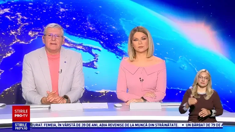 Concurs inedit la un festival organizat în județul Gorj. Mai mulți minidovleci din plastic au plutit pe apă