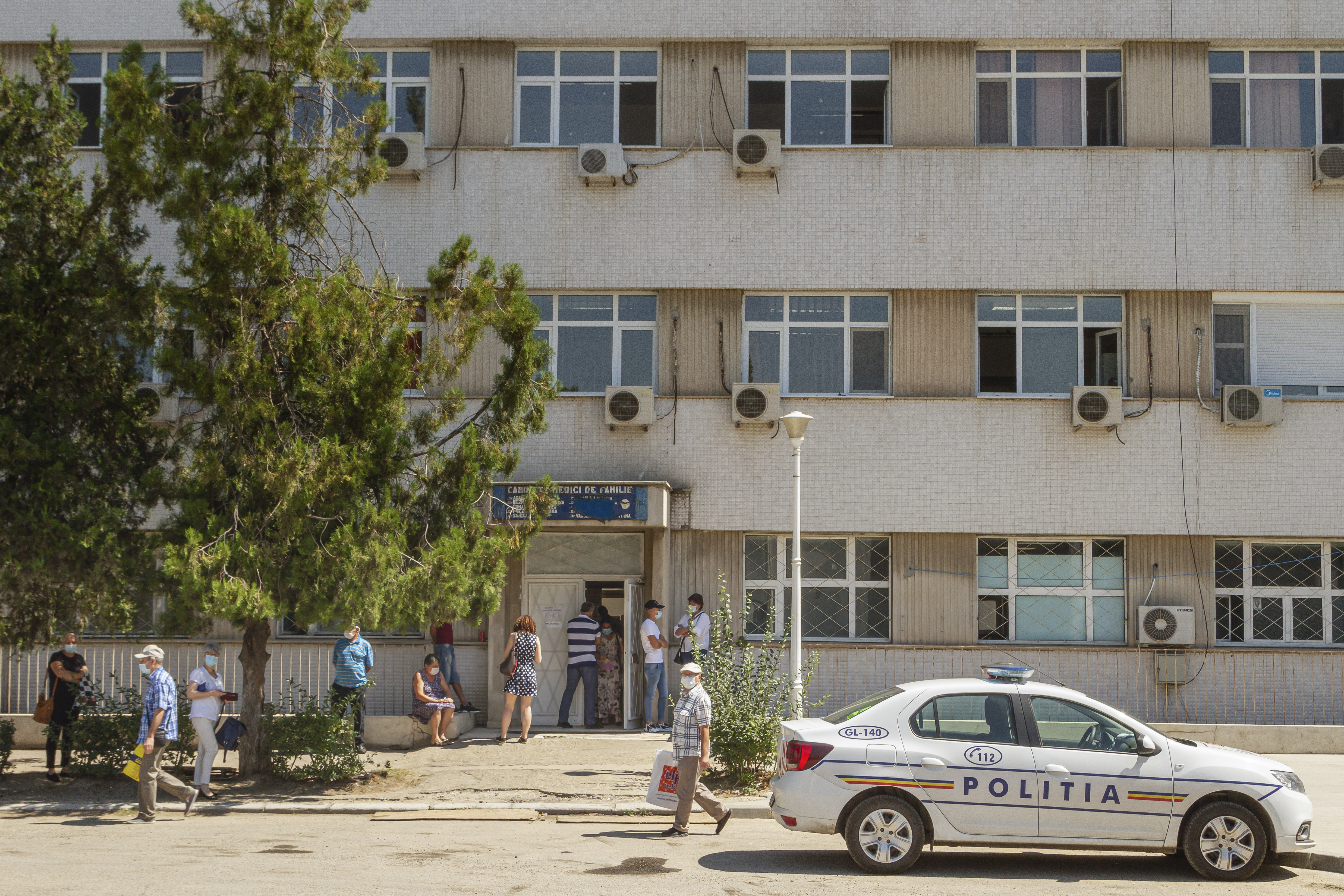 Un bărbat de 70 de ani a murit după ce s-a aruncat de la etajul Spitalului de Urgență din Galați. Suferea de schizofrenie